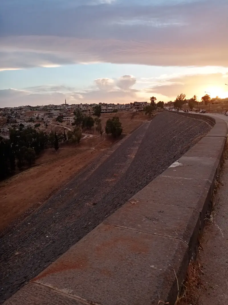 غروبٌ على العاصي